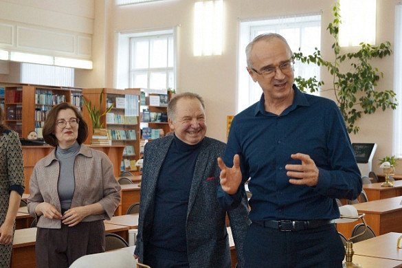 Библиотека ИГЭУ приглашает на выставку, посвященную талантливой выпускнице (12+)